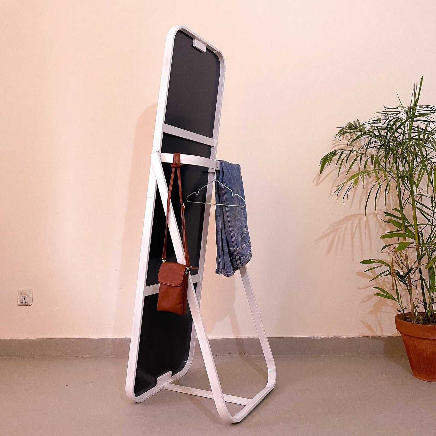 Capsule-Full-Length-Mirror