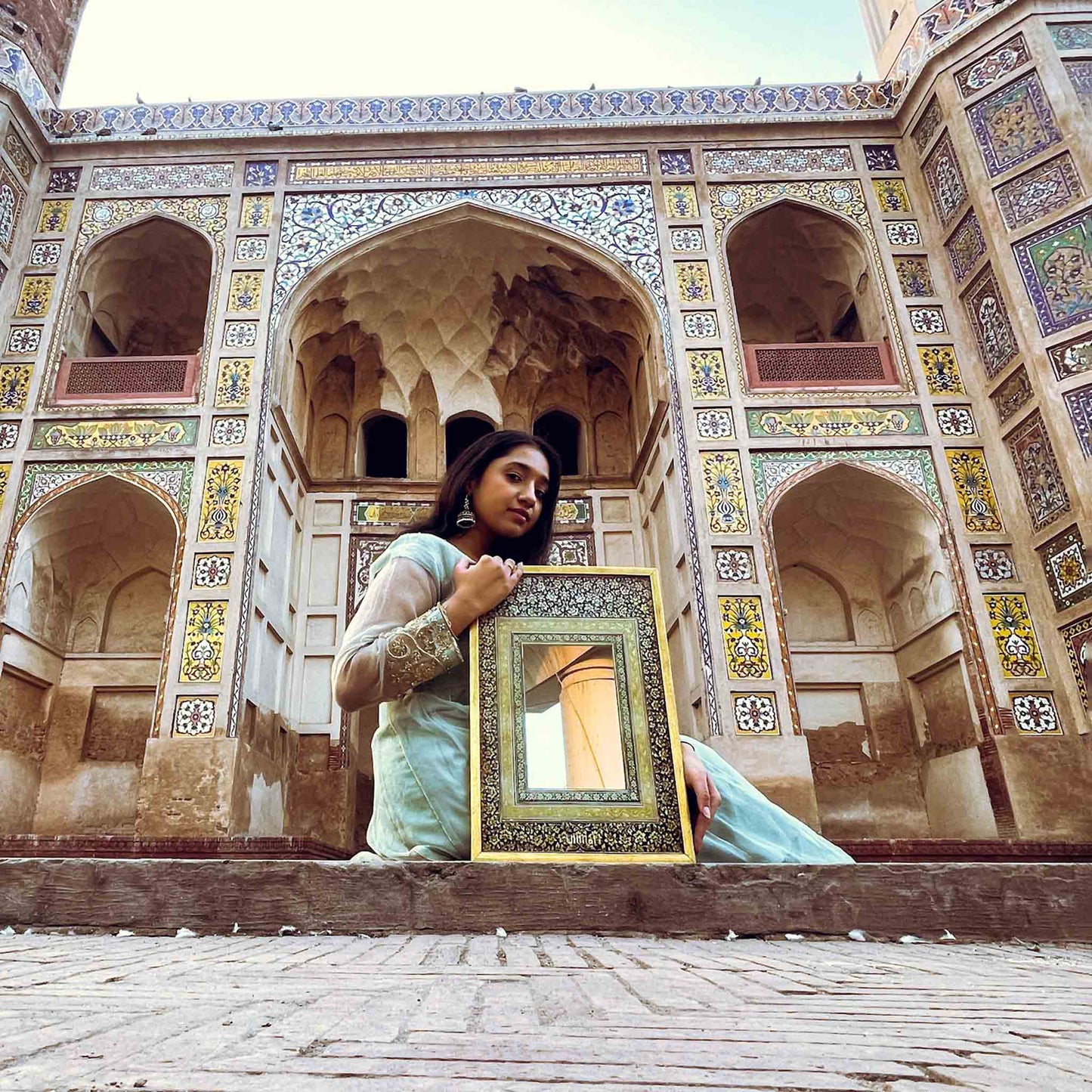 Khusro-Bagh-Large-Mirror-mughal-miniature