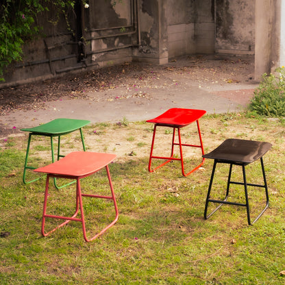 Qaus Stool