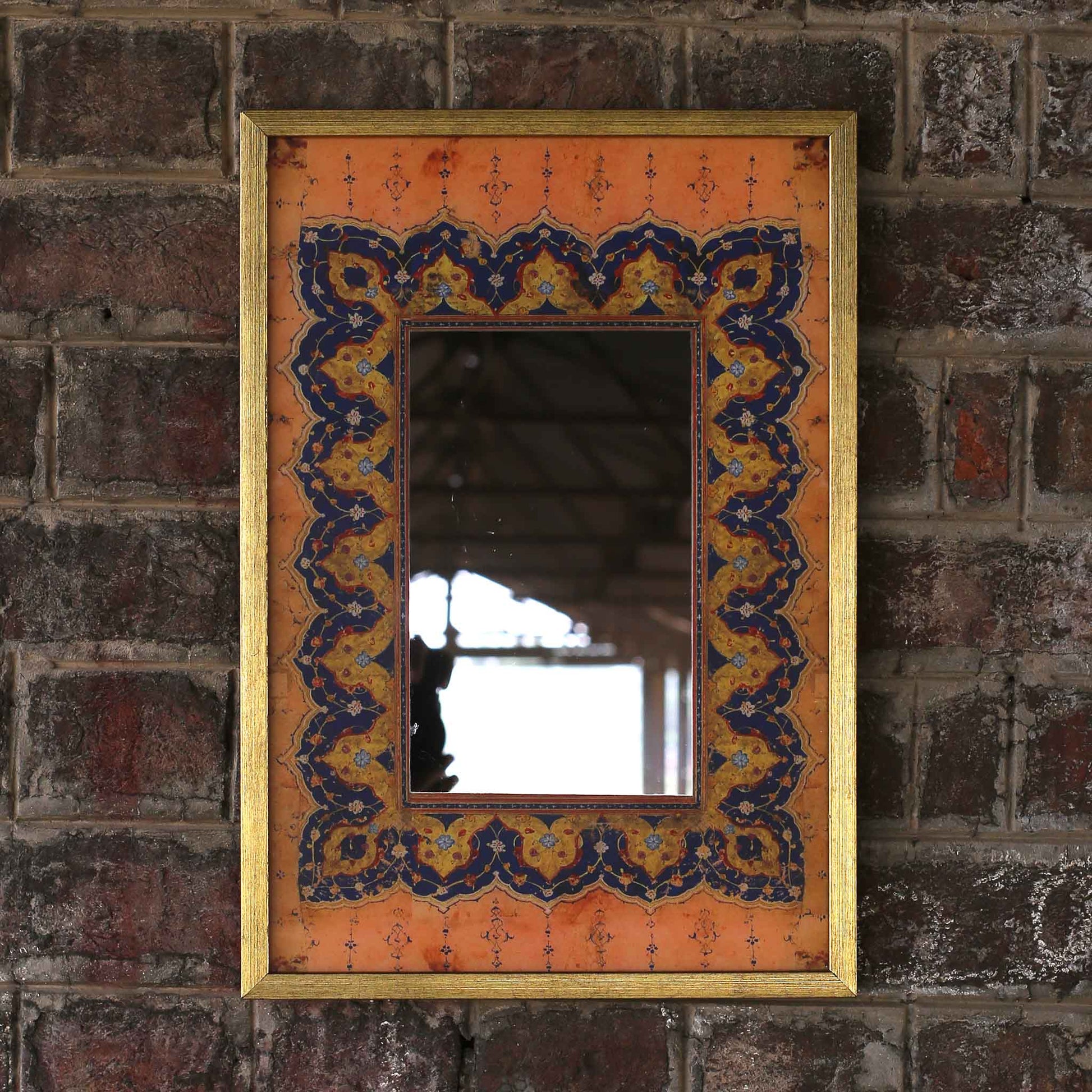 Decan-Mirror-Mughal-Miniature